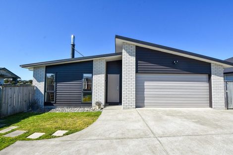 Photo of property in 42 Feist Street, Carterton, 5713