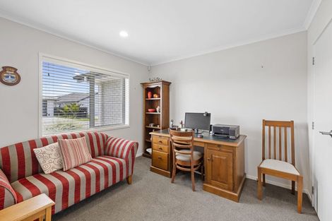 Photo of property in 3 Condor Crescent, Waiwhakaiho, New Plymouth, 4312