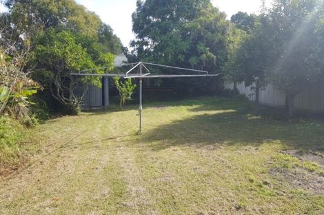 Photo of property in 17 Amberley Avenue, Te Atatu South, Auckland, 0610