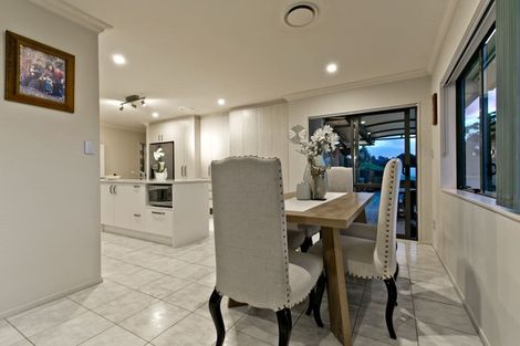 Photo of property in 36 Sapperton Drive, Henderson, Auckland, 0612