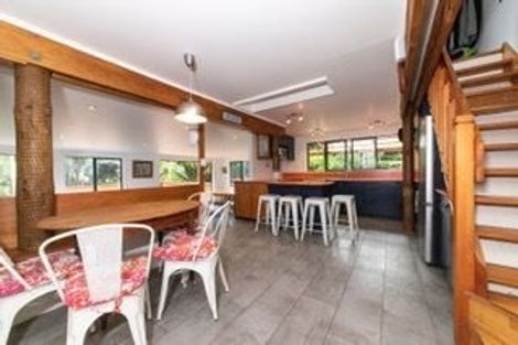 Photo of property in 53 Rayner Road, Piha, New Lynn, 0772