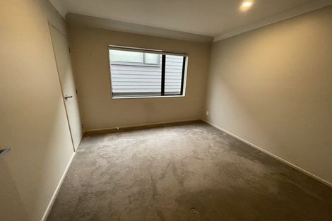 Photo of property in 3 Brindle Way, Newlands, Wellington, 6037