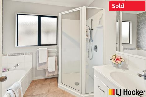 Photo of property in 2a Dan Bryant Place, Pukekohe, 2120