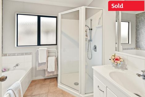 Photo of property in 2a Dan Bryant Place, Pukekohe, 2120