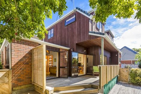 Photo of property in 2/16 Mahara Avenue, Birkenhead, Auckland, 0626