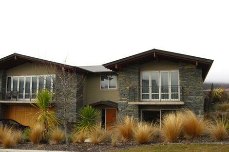 Photo of property in 2 Kircher Place, Arrowtown, 9302