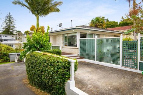 Photo of property in 1/15 Lancelot Place, Glenfield, Auckland, 0629