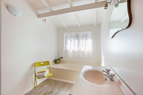 Photo of property in 5 Bush Point Road, Cable Bay, 0420