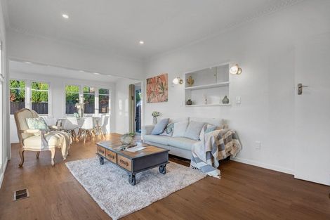 Photo of property in 1/13 Clevedon Road, Papakura, 2110