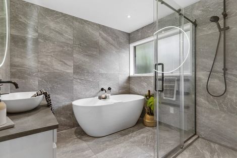 Photo of property in 50 Hadfield Street, Beach Haven, Auckland, 0626