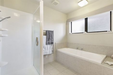 Photo of property in 79 Albatross Road, Red Beach, 0932