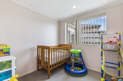 Photo of property in 18 Piriti Place, Weymouth, Auckland, 2103