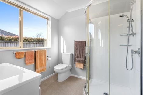 Photo of property in 17 Holly Place, Rangiora, 7400