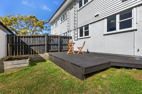 Photo of property in 23-23a Kapiti Crescent, Titahi Bay, Porirua, 5022