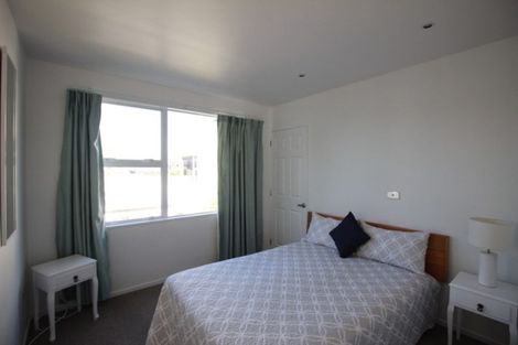 Photo of property in 1/58 Milford Road, Milford, Auckland, 0620