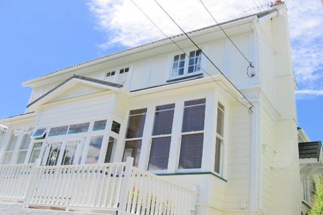 Photo of property in 16 North Terrace, Kelburn, Wellington, 6012