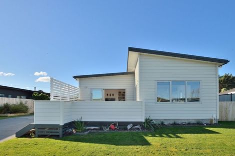 Photo of property in 30 Hamilton Drive, Wainui, Gisborne, 4010
