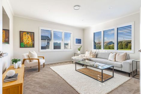 Photo of property in 14 Gilbransen Road, Kumeu, 0810