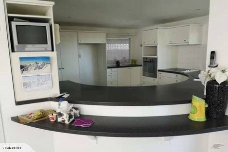 Photo of property in 18 Browns Bay Road, Rothesay Bay, Auckland, 0630