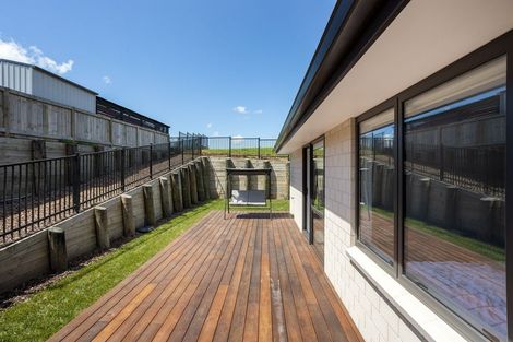 Photo of property in 22 Stingray Drive, Omokoroa, 3114