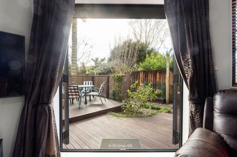 Photo of property in 1042a Heaphy Terrace, Fairfield, Hamilton, 3214