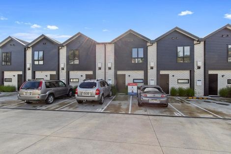 Photo of property in 9/14 Ruakiwi Road, Hamilton Lake, Hamilton, 3204