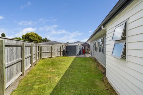 Photo of property in 15 Kingi Te Ahoaho Place, Otaki, 5512