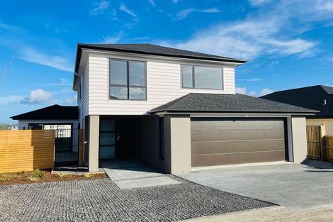 Photo of property in 16 Bine Crescent, Orewa, 0931