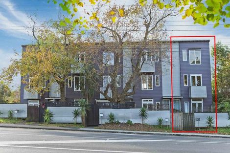 Photo of property in 433a West Coast Road, Glen Eden, Auckland, 0602