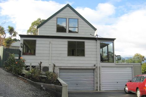 Photo of property in 4 Evergreen Place, Sunshine Bay, Queenstown, 9300