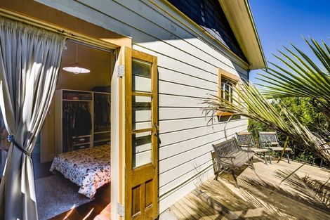 Photo of property in 1 Lawrence Road, Hospital Hill, Napier, 4110