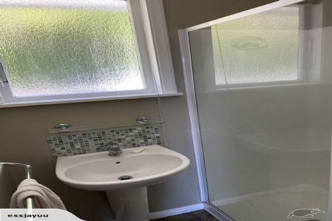 Photo of property in 1 Holdsworth Avenue, Trentham, Upper Hutt, 5018