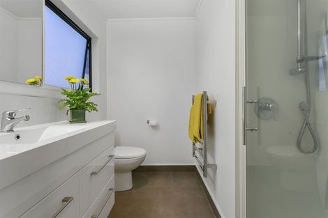 Photo of property in 1/6 Honeysuckle Lane, Mairangi Bay, Auckland, 0630