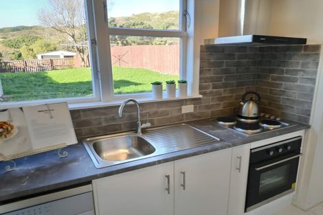 Photo of property in 29 Roberts Street, Tawa, Wellington, 5028