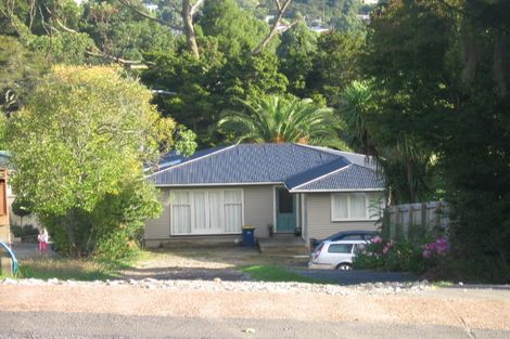 Photo of property in 32 Pupuke Road, Hillcrest, Auckland, 0627