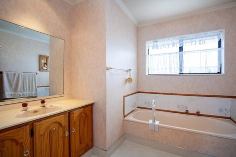 Photo of property in 38 Kowhai Street, Inglewood, 4330