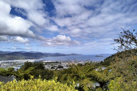 Photo of property in 20a Eastview Grove, Normandale, Lower Hutt, 5010