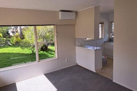 Photo of property in 1/8 Battle Place, Glenfield, Auckland, 0629