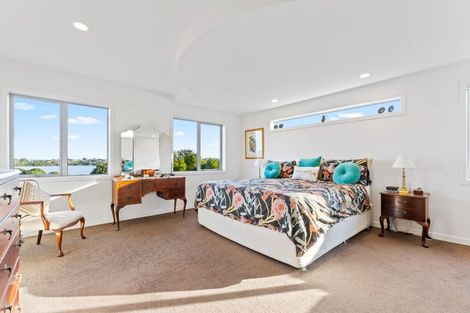 Photo of property in 18a Sylvan Park Avenue, Milford, Auckland, 0620