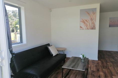 Photo of property in 3 Julia Place, Totara Vale, Auckland, 0629