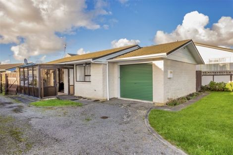 Photo of property in 10 Raukawa Street, Otaki, 5512