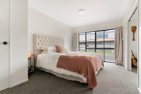 Photo of property in 1/30 Marine Parade, Mount Maunganui, 3116