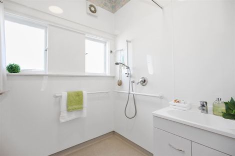 Photo of property in 44 Main North Road, Papanui, Christchurch, 8052