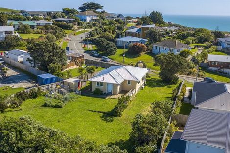 Photo of property in 67 Pikarere Street, Titahi Bay, Porirua, 5022