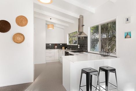 Photo of property in 1/107 Konini Road, Titirangi, Auckland, 0604