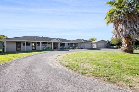 Photo of property in 1343 Devon Road, Brixton, Waitara, 4382