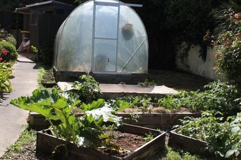 Photo of property in 104 Neidpath Road, Mornington, Dunedin, 9011