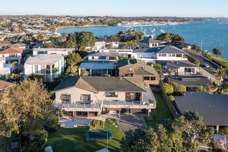 Photo of property in 12 Bucklands Beach Road, Bucklands Beach, Auckland, 2012