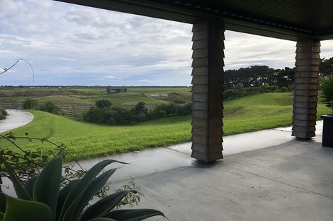 Photo of property in 191 Harakeke Road, Te Horo, Otaki, 5581