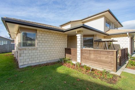 Photo of property in 6/64 Kawaha Point Road, Kawaha Point, Rotorua, 3010